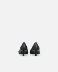 sachi 様 TRAPEZOID CUT STUDS PUMPS Low leather pumps with straps