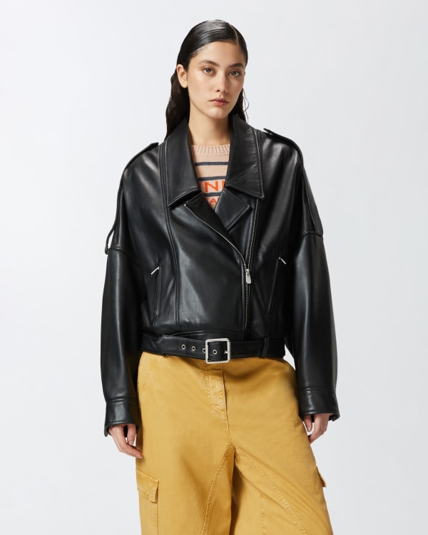 【新品タグ付き】PINKO レザースカート サイズ40 新品タグ付き】PINKO レザースカート サイズ40 ◇ボタン