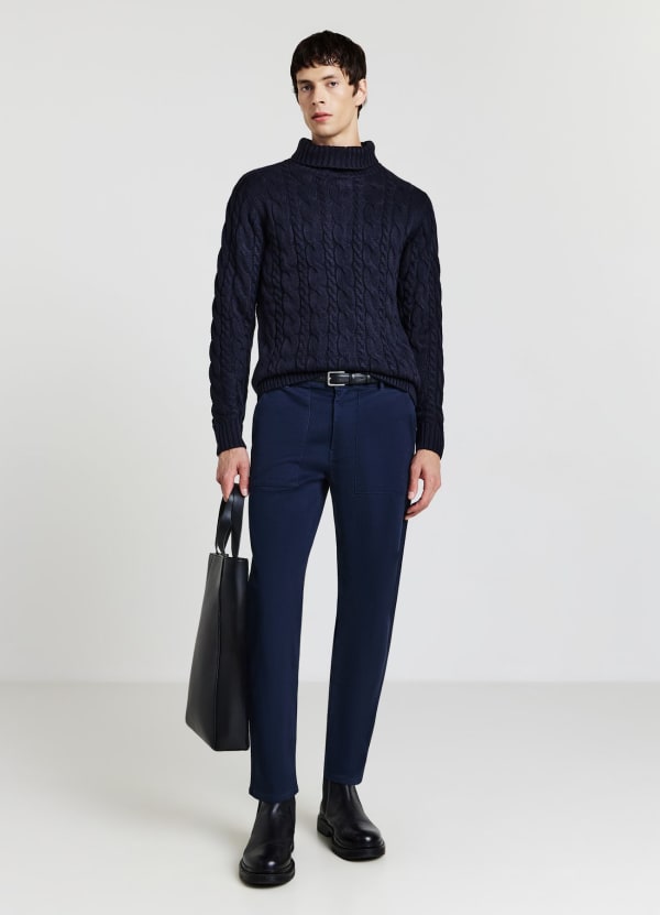 Maglione dolcevita con trecce