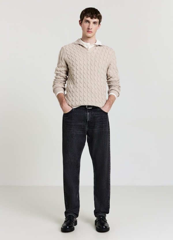 Maglia a trecce con collo derby