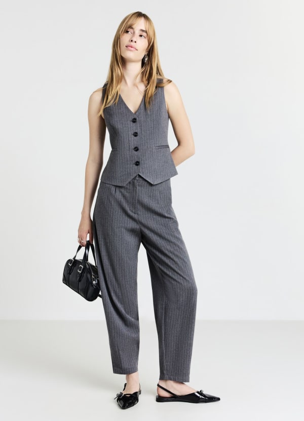 Gilet gessato con bottoni