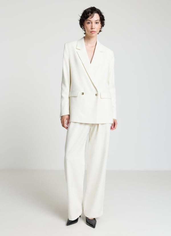 Pantaloni palazzo con pieghe e cintura