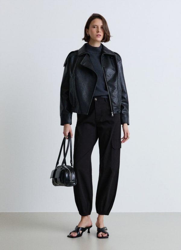 Pantaloni cargo dritti con fondo elasticizzato