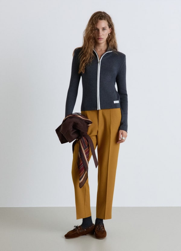 Pantaloni con pinces e vita elasticizzata