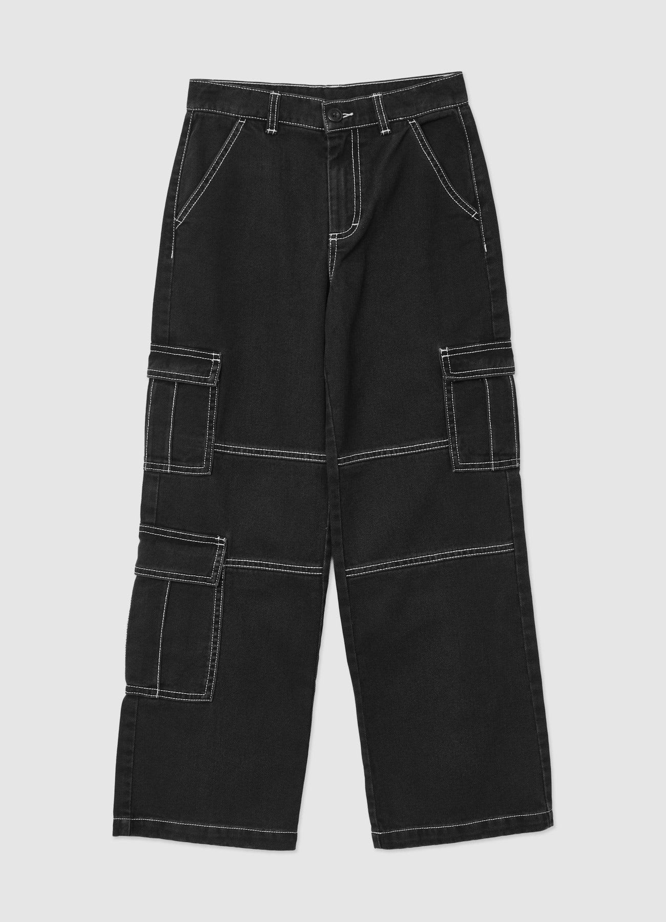Jeans cargo con impunture a contrasto