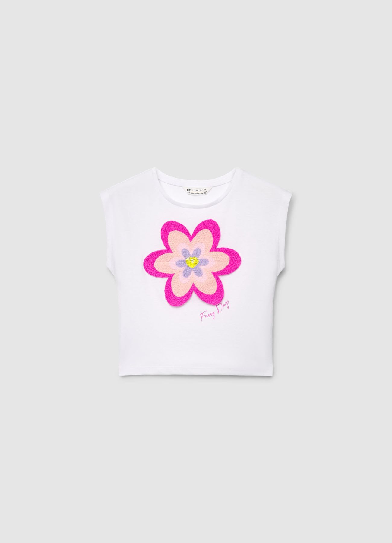 T-shirt con fiore in crochet