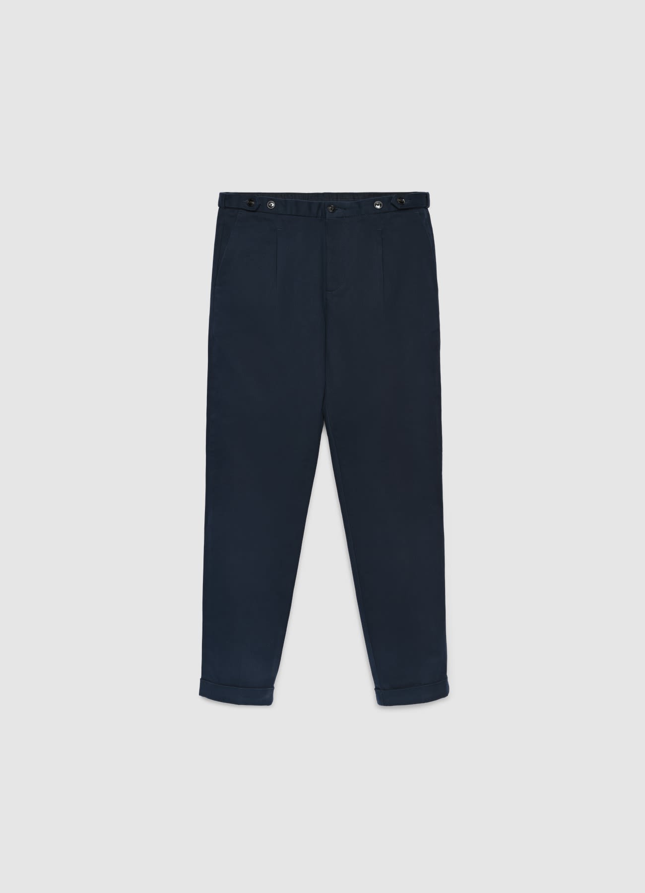 Pantaloni chinos con bottoni in vita