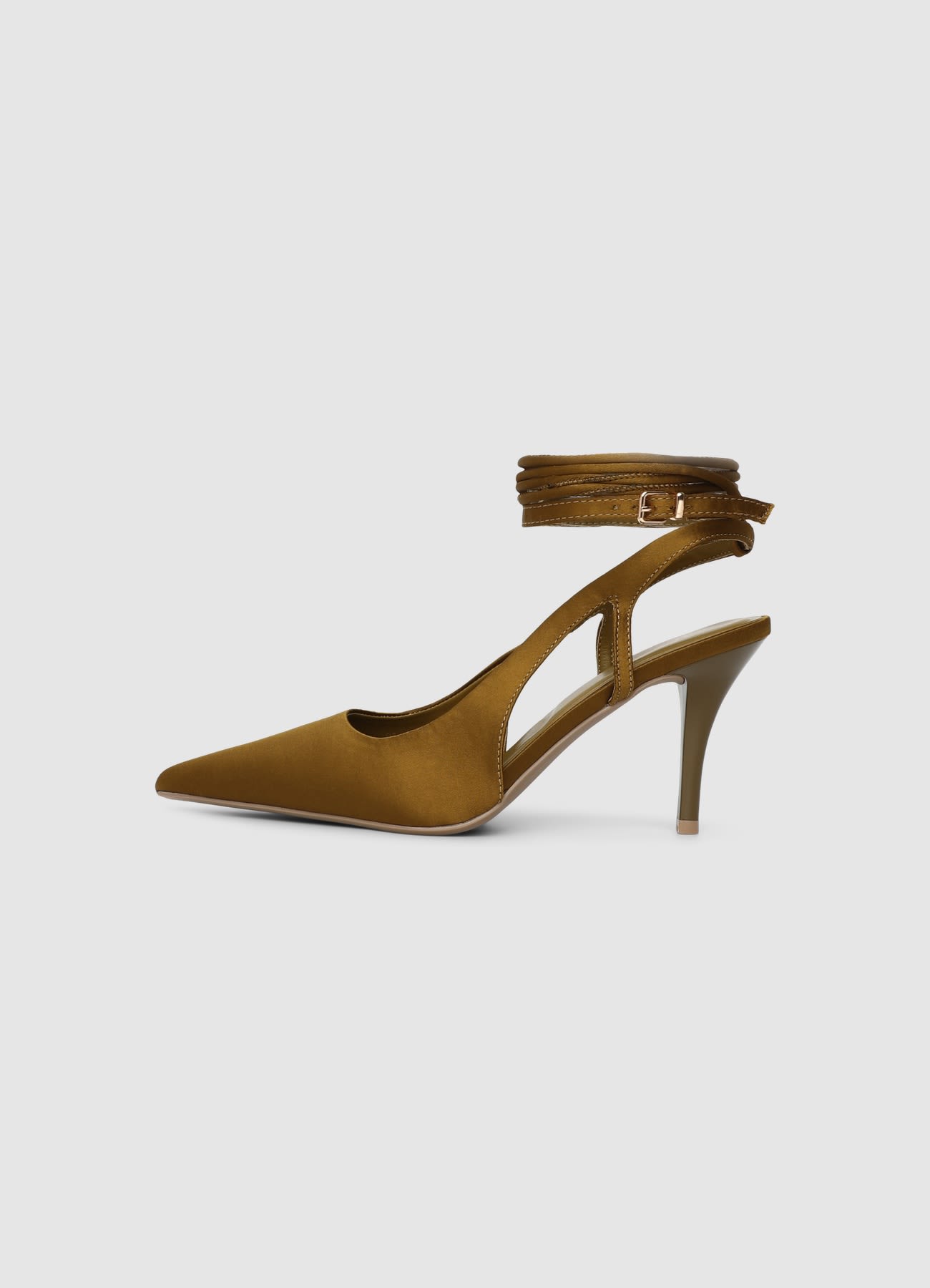 Décolleté slingback allacciata