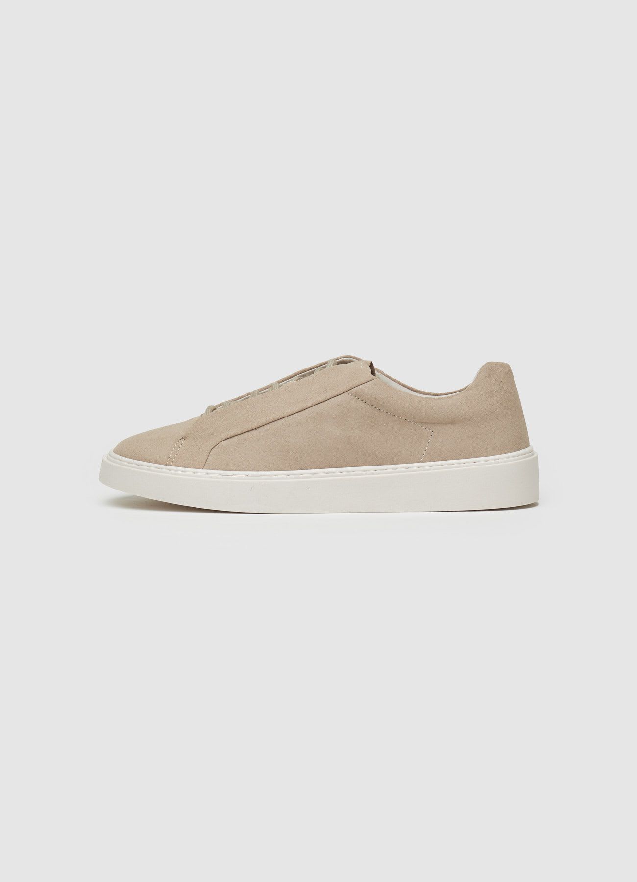 Sneakers in simil camoscio con lacci
