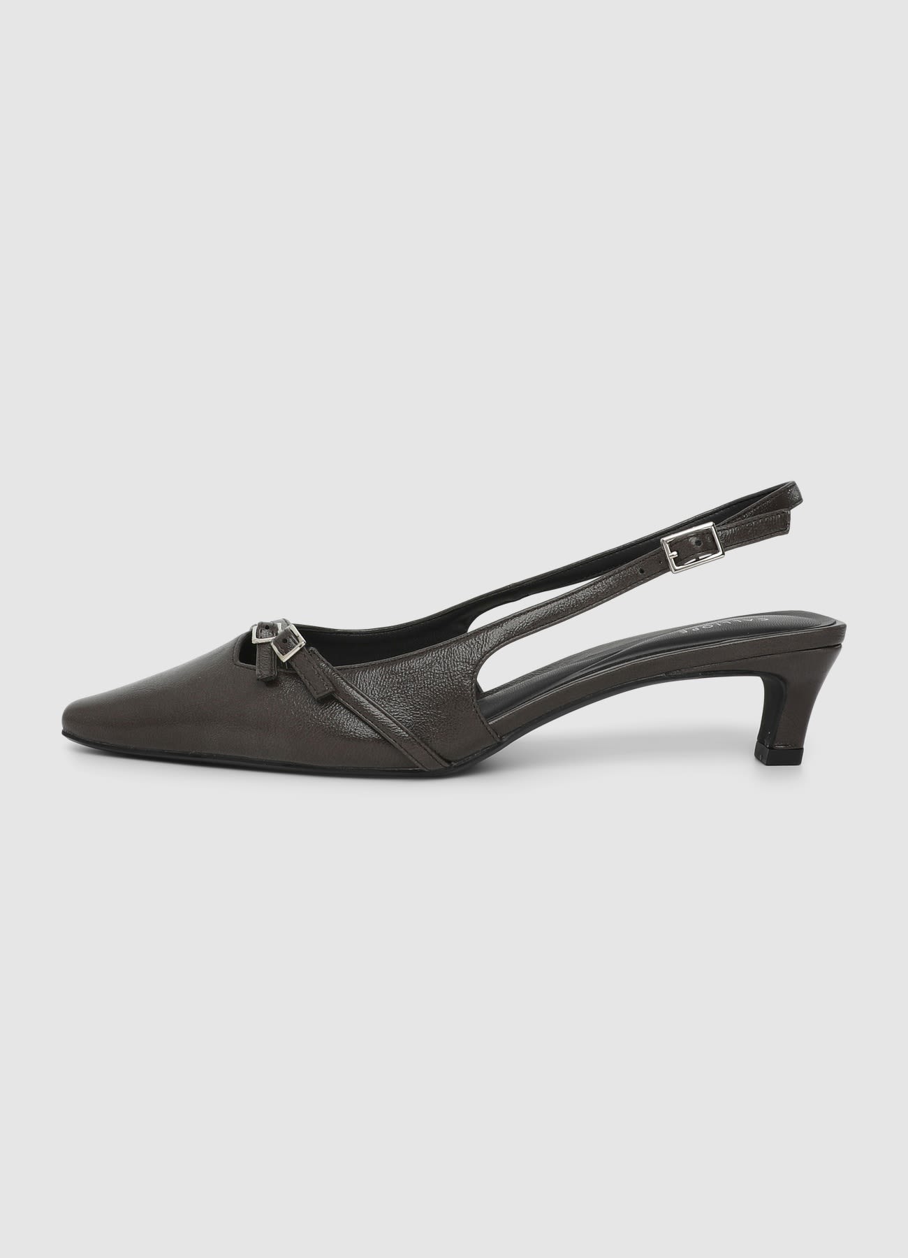 Slingback con cinturini e tacco basso