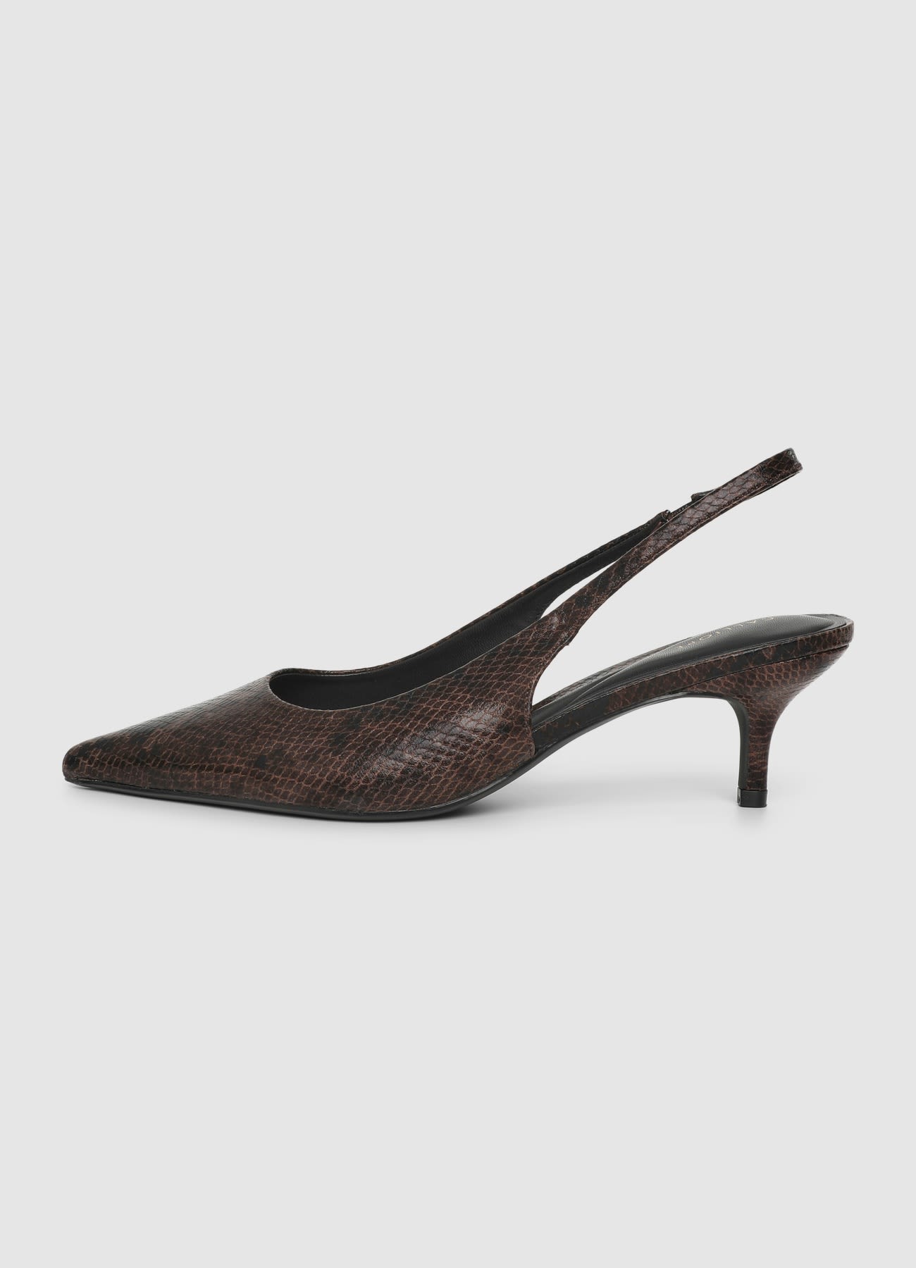 Slingback a punta con tacco medio