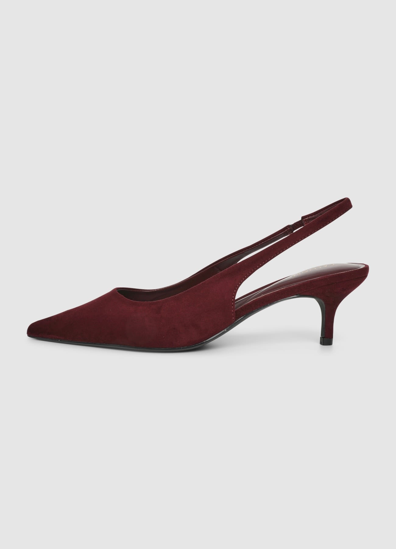 Slingback a punta con tacco medio