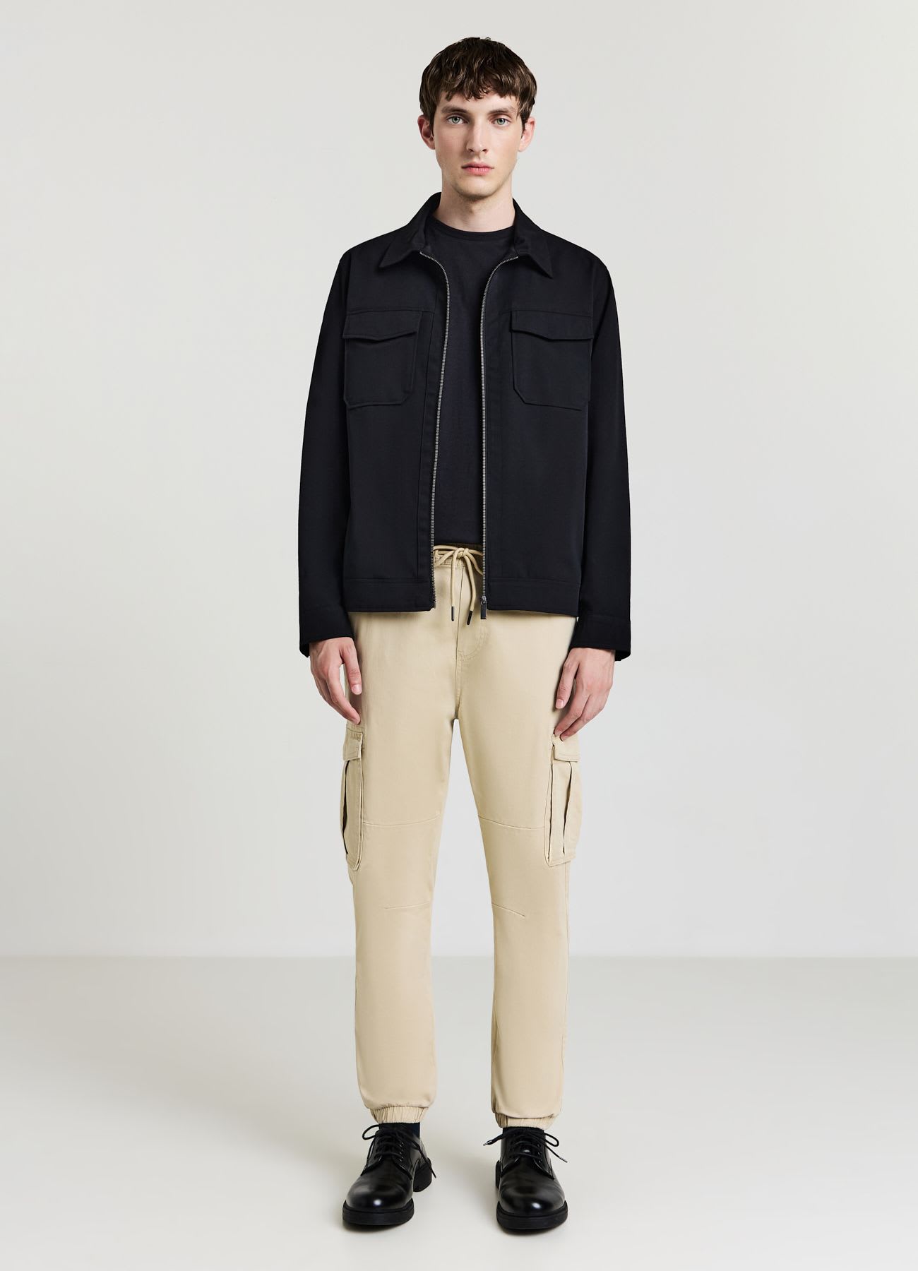 Pantalone jogger con tasconi