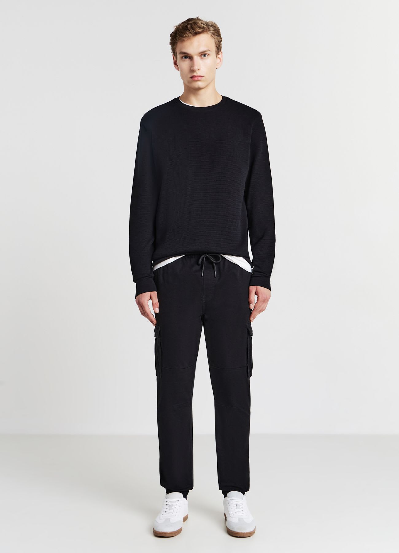 Pantalone jogger con tasconi
