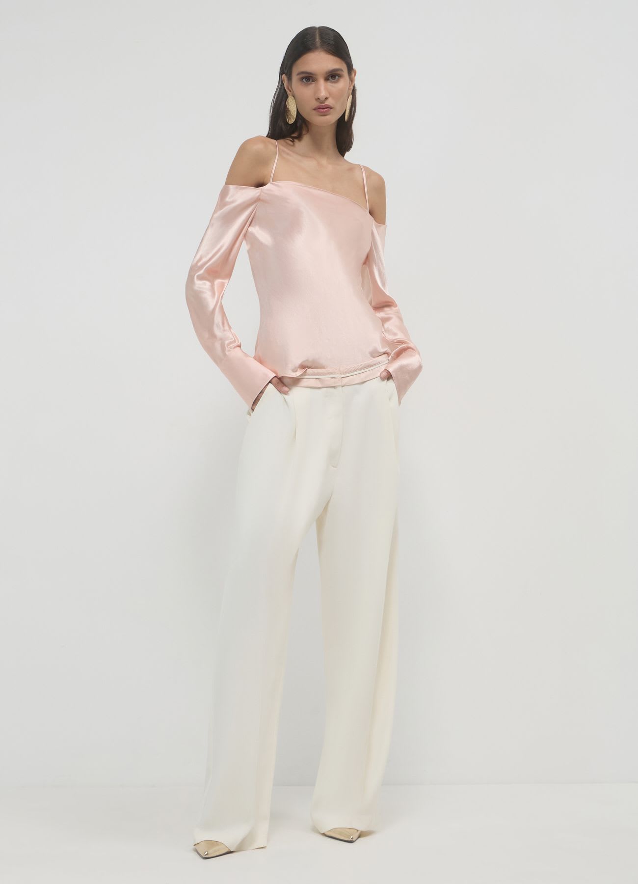 Blusa spalle scoperte in simil satin
