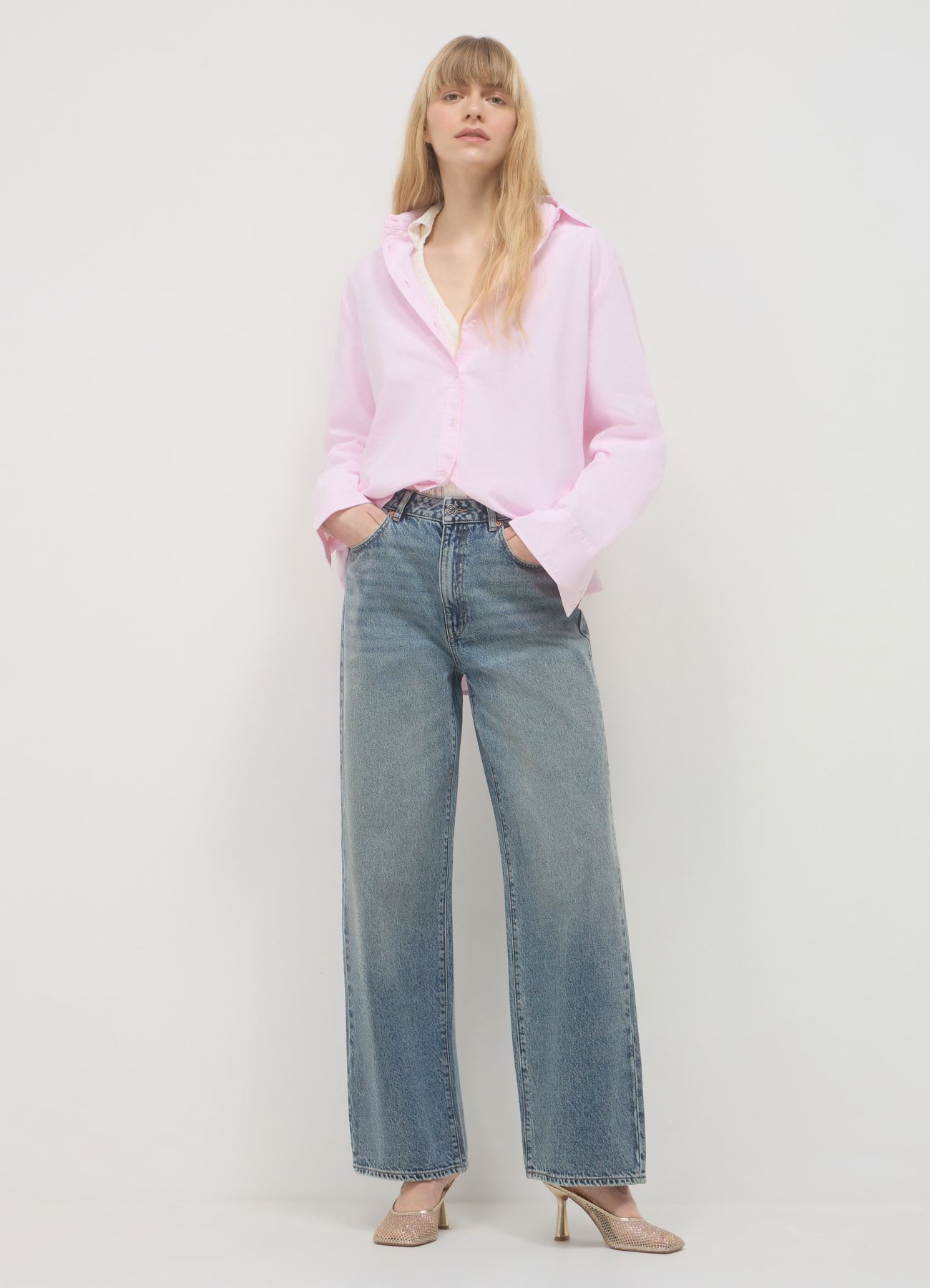 Jeans wide leg effetto sabbiato