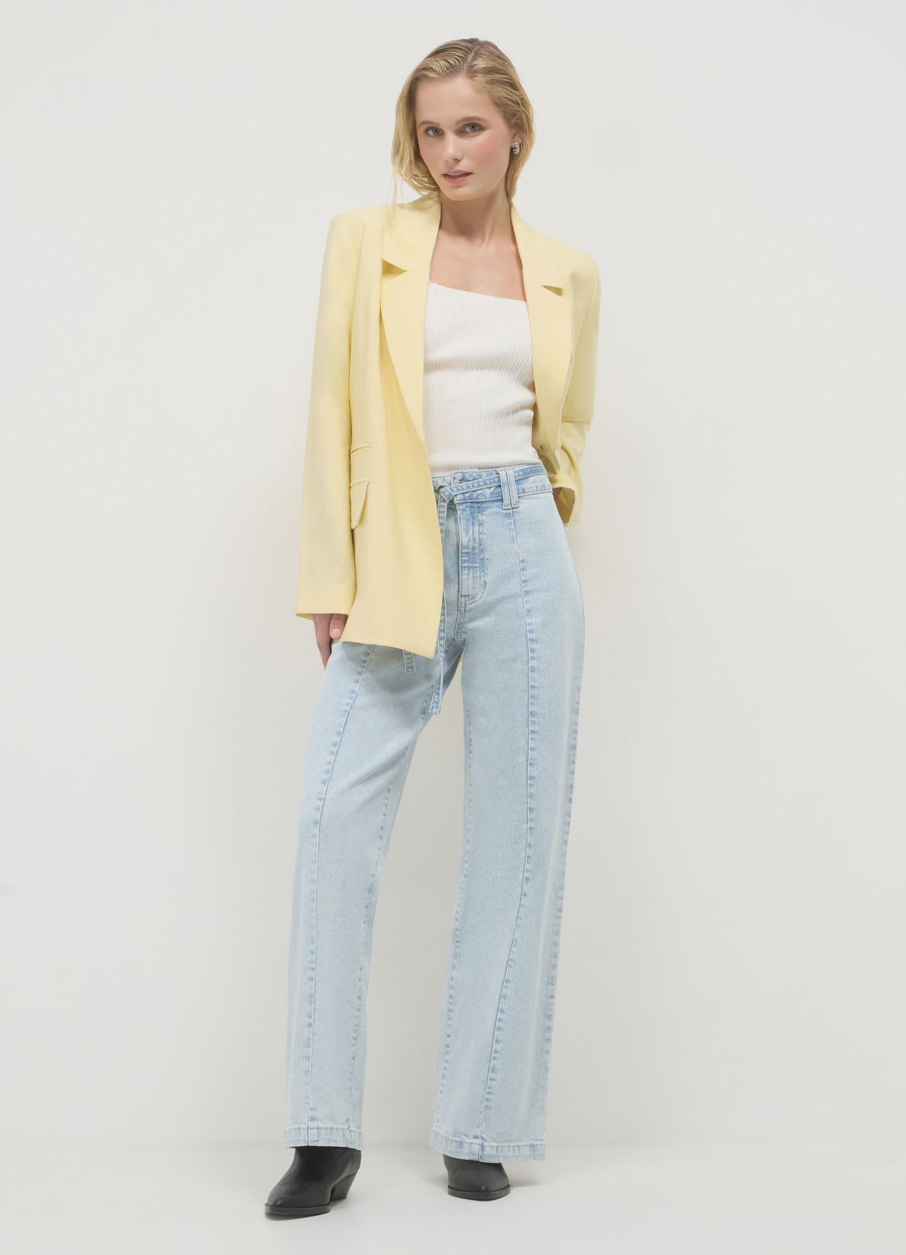 Jeans wide leg con cintura