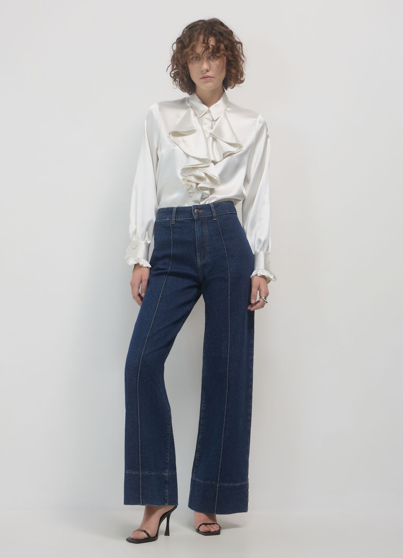 Camicia rouches bottone gioiello