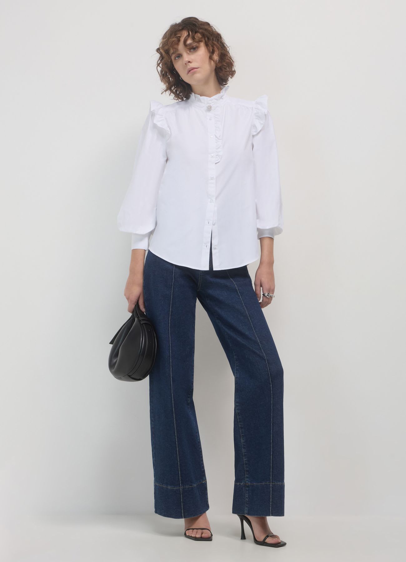 Camicia frill bottone gioiello