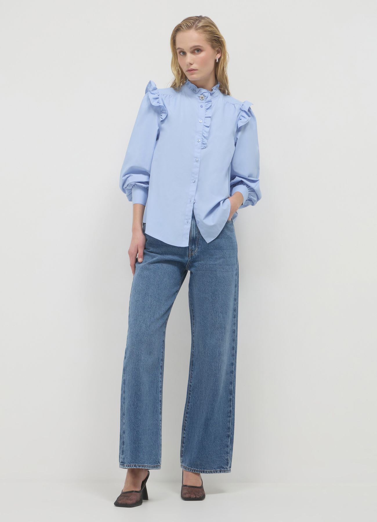 Camicia frill bottone gioiello