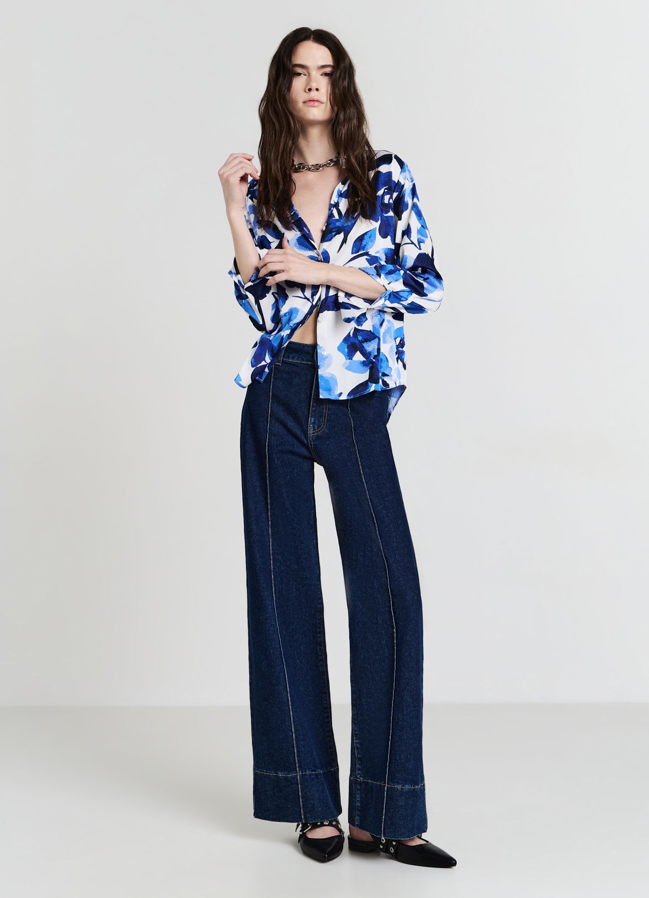 Camicia simil satin a fiori