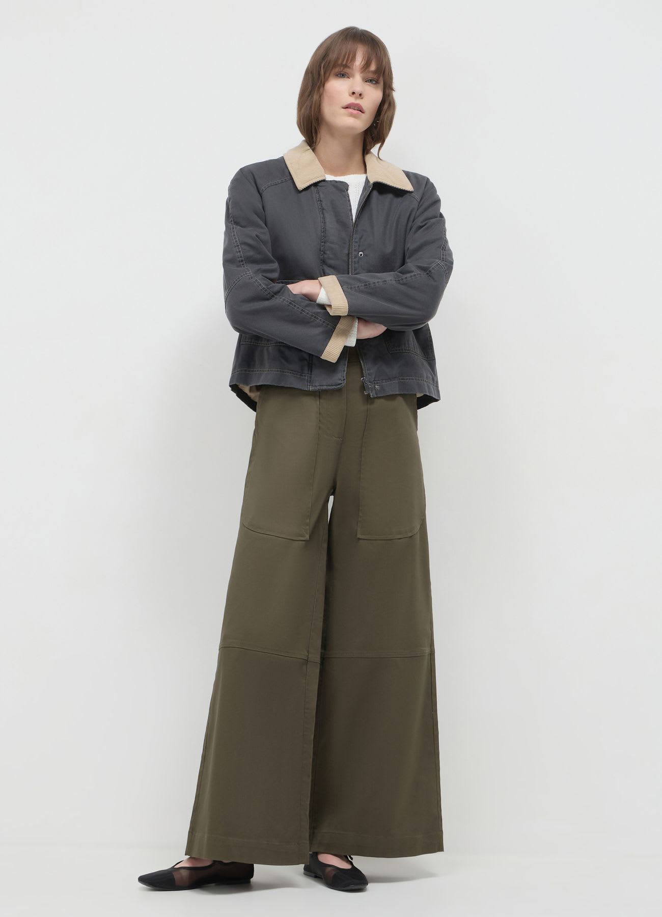 Pantaloni wide leg tasche applicate