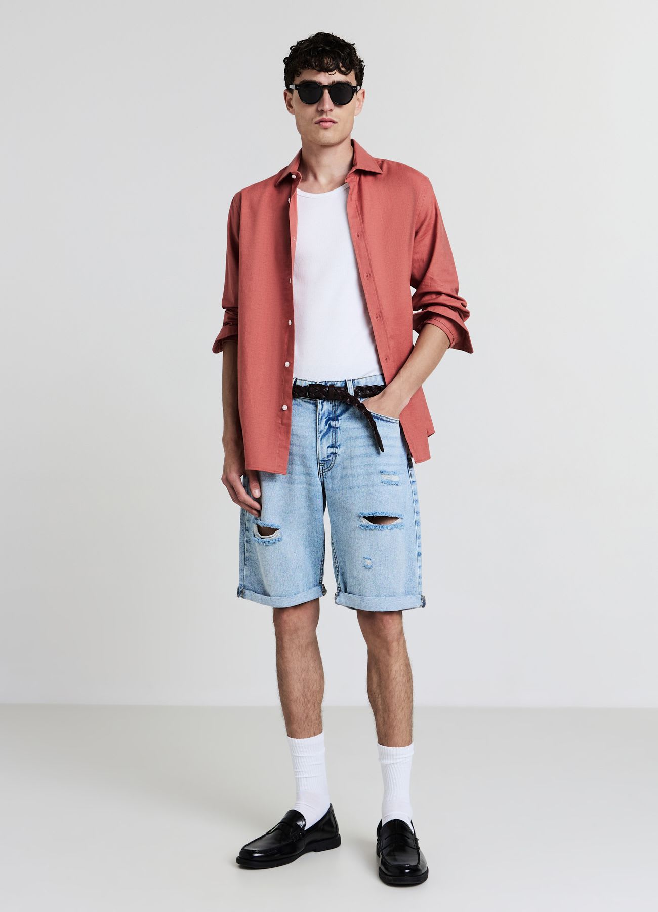 Pantaloncini con strappi