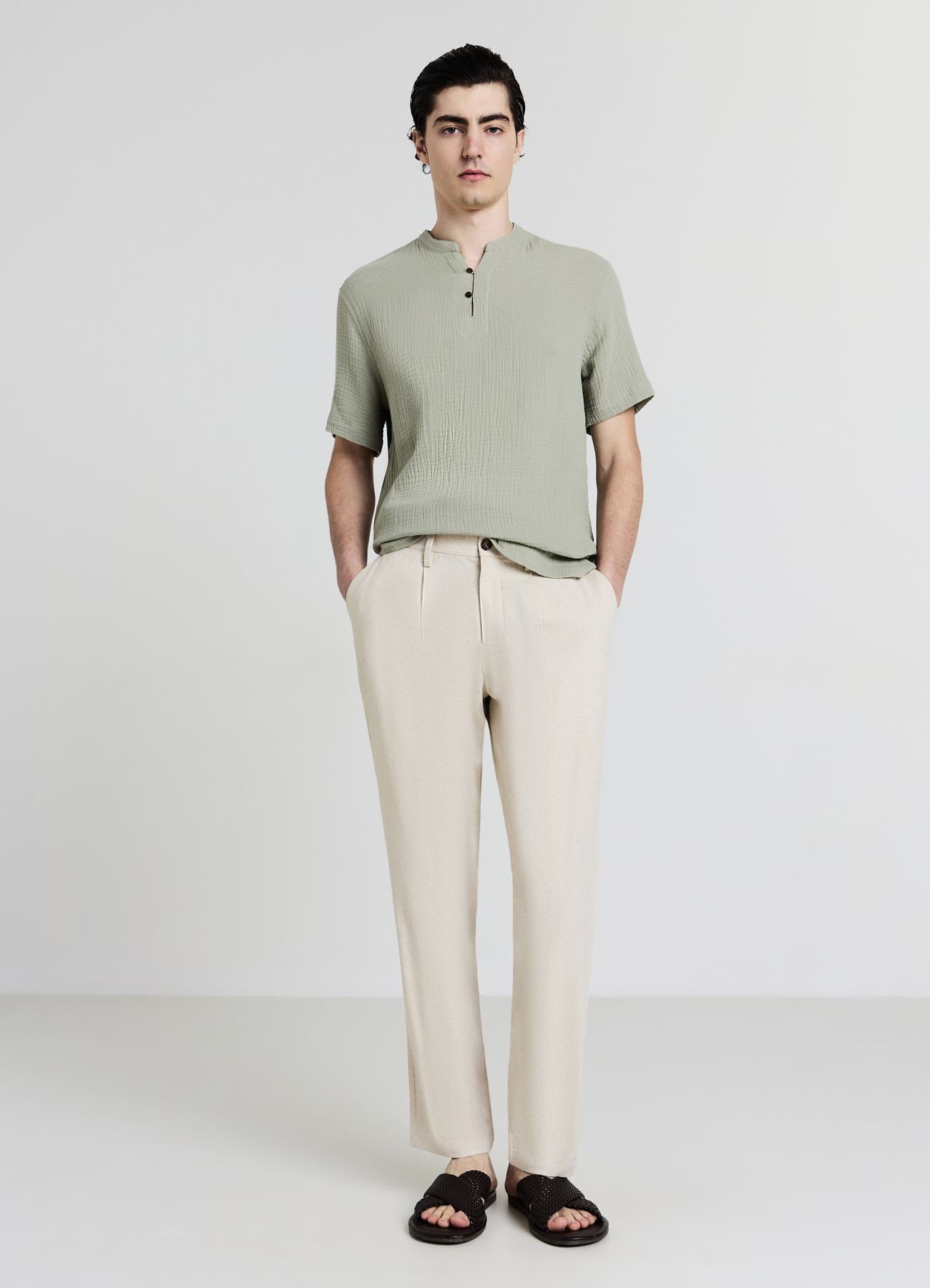 Camicia bottoncini tessuto goffrato
