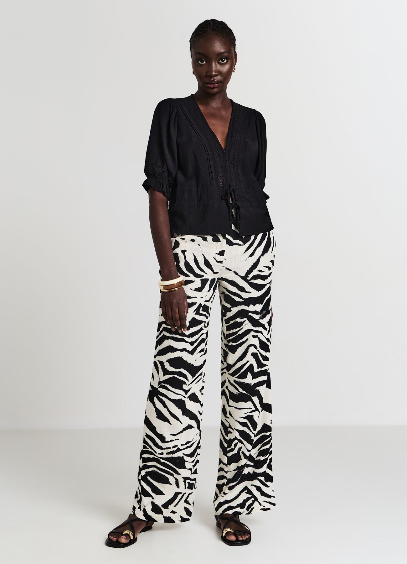 Blusa ricamo a jour