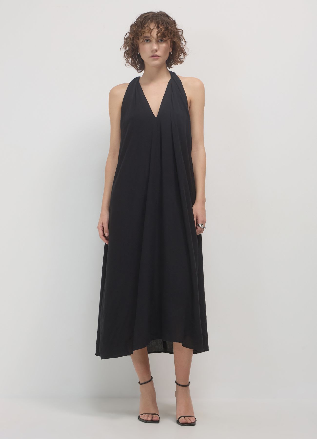 Abito lungo halterneck