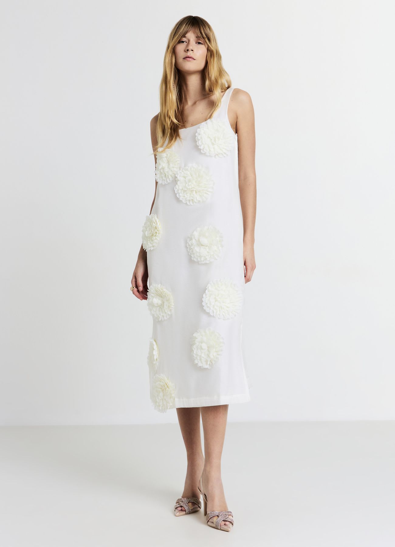 Vestito lungo fiori applicati