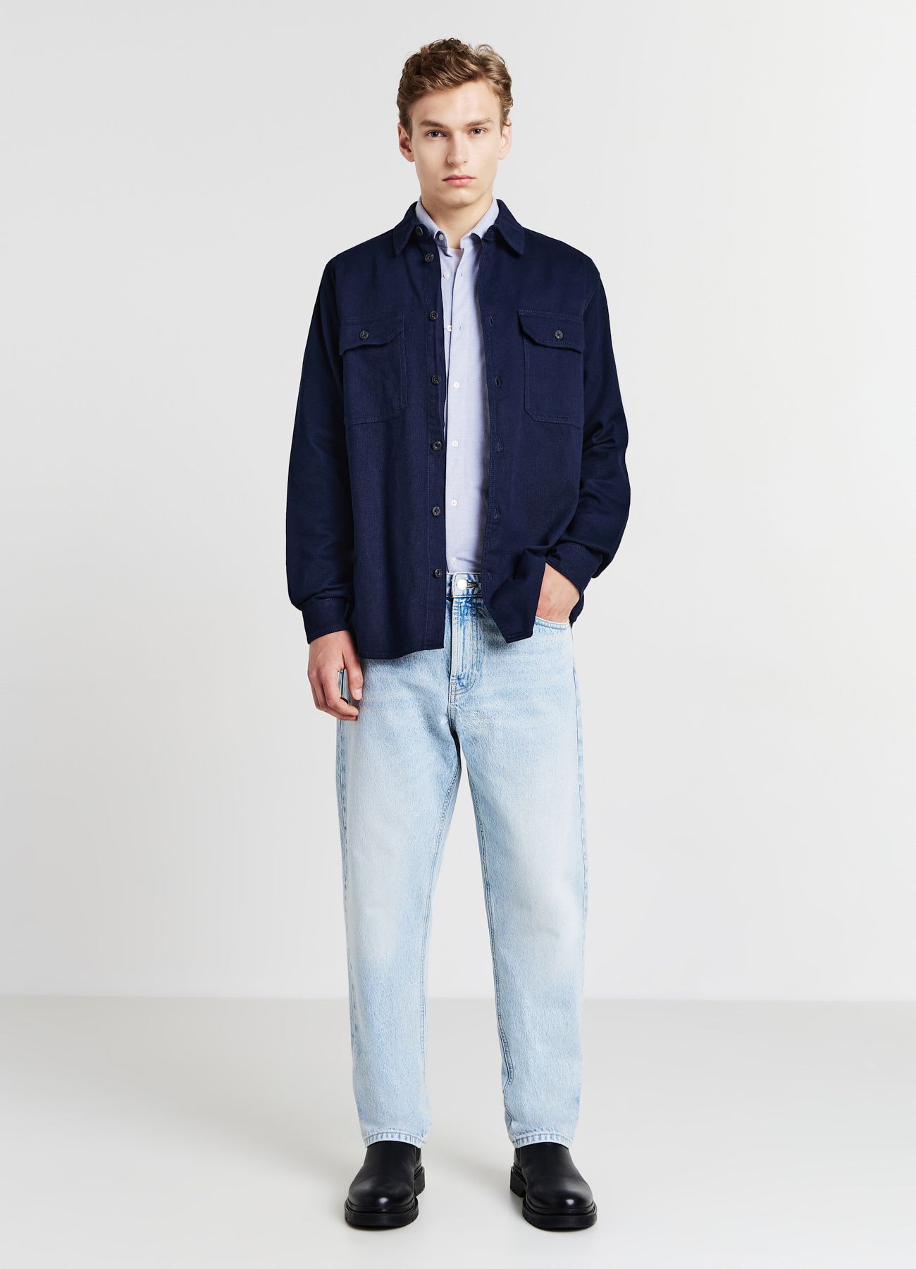 Camicia worker