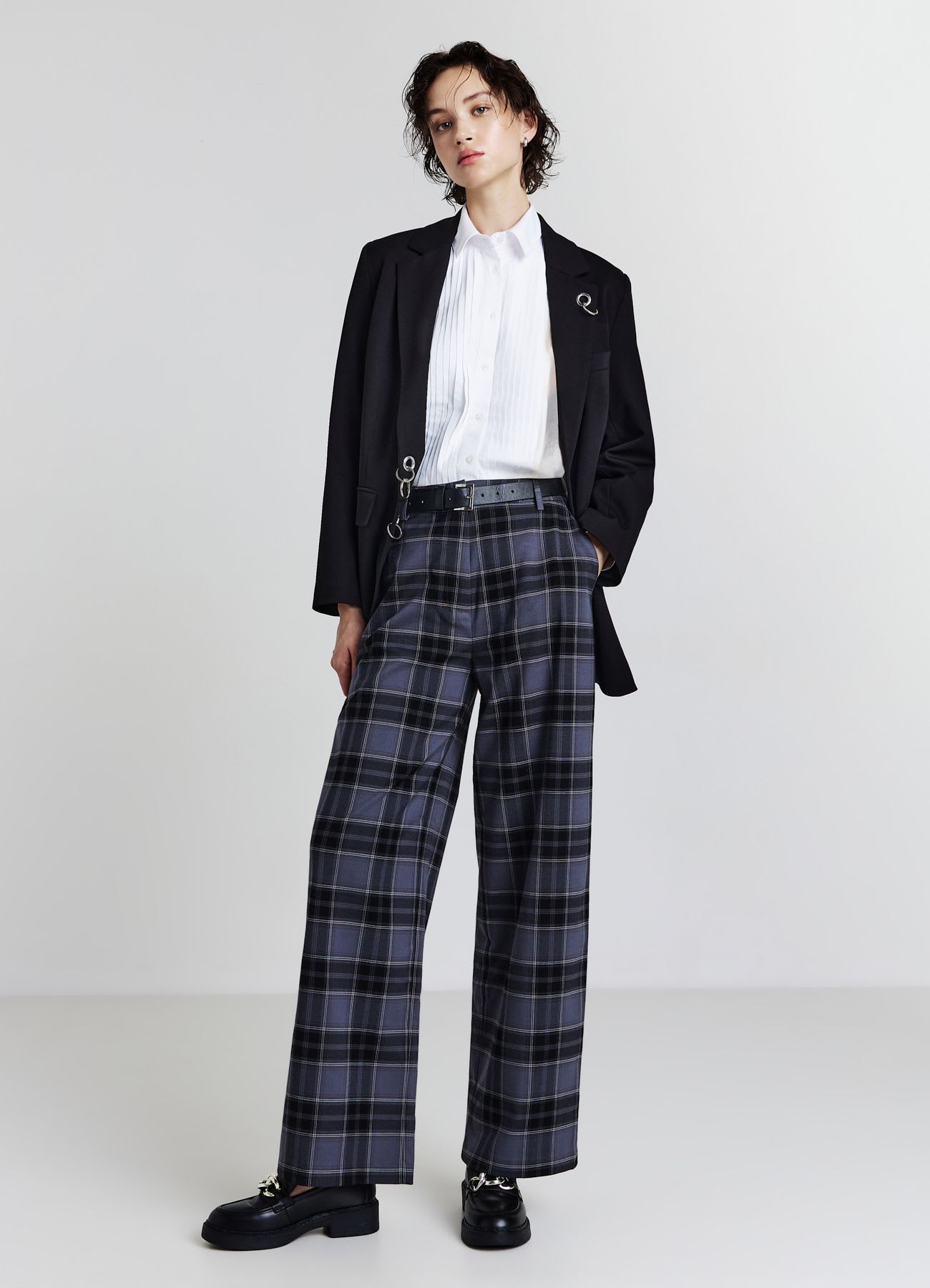 Pantaloni wide leg con cintura