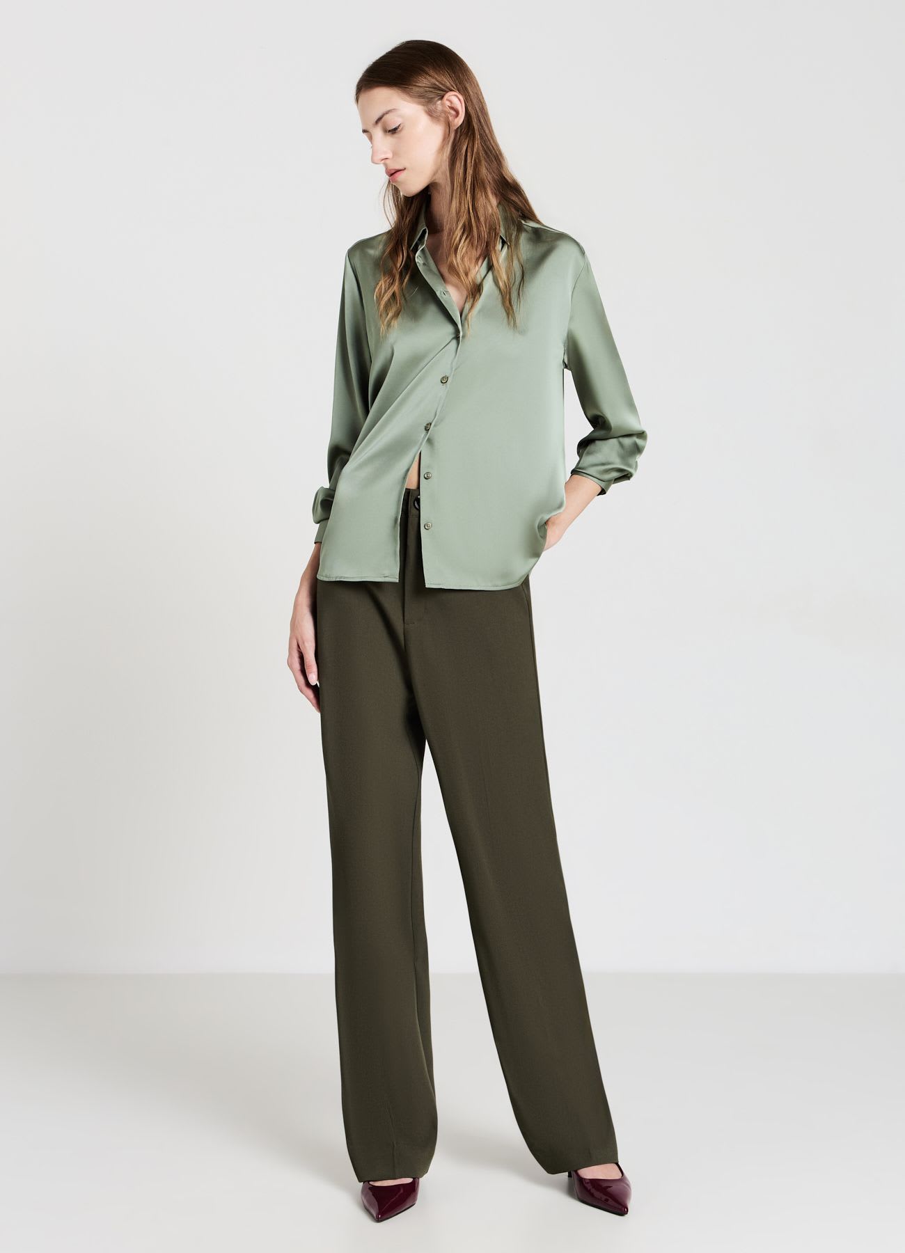 Pantaloni straight con nervature