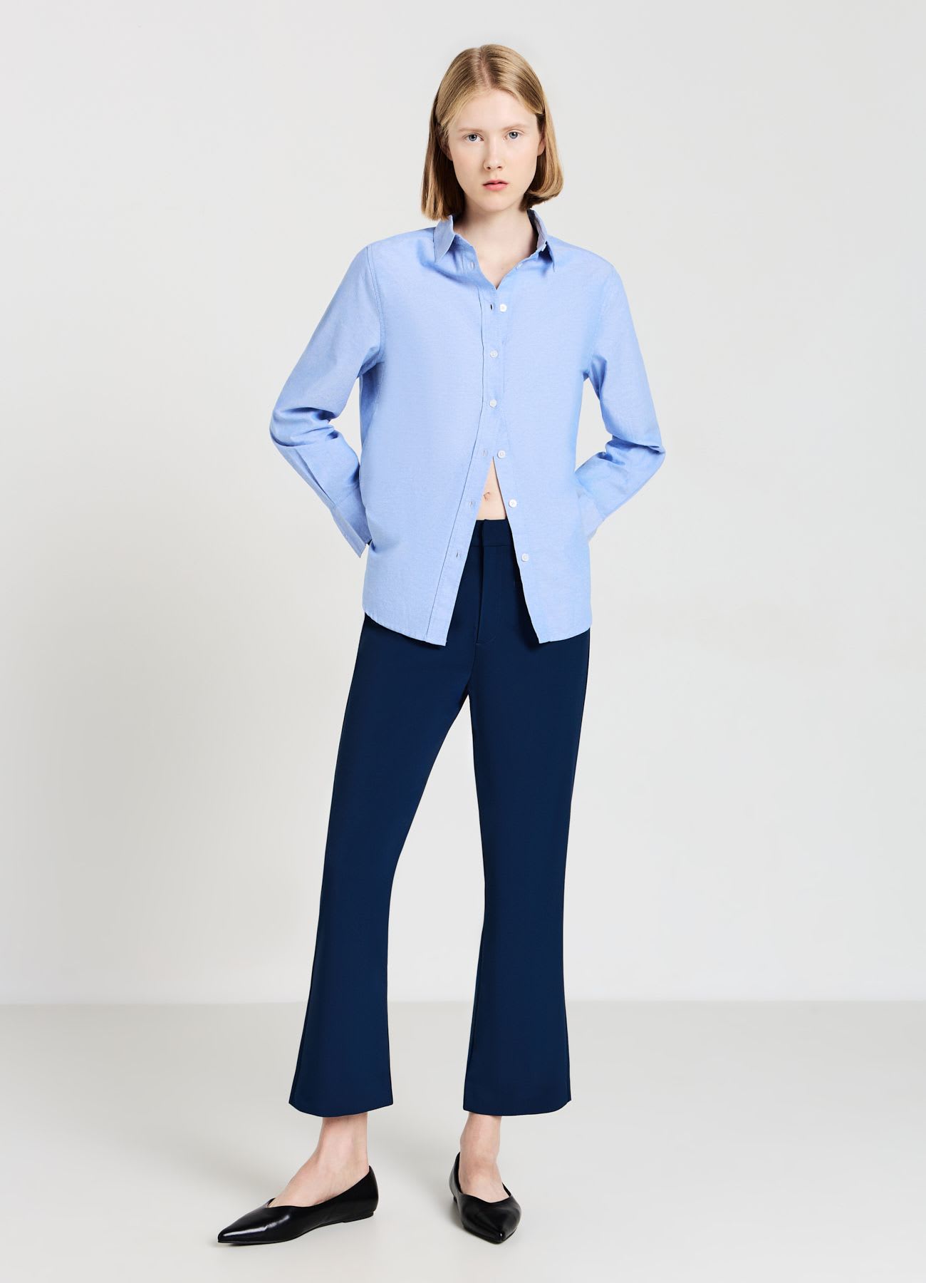 Pantaloni flare