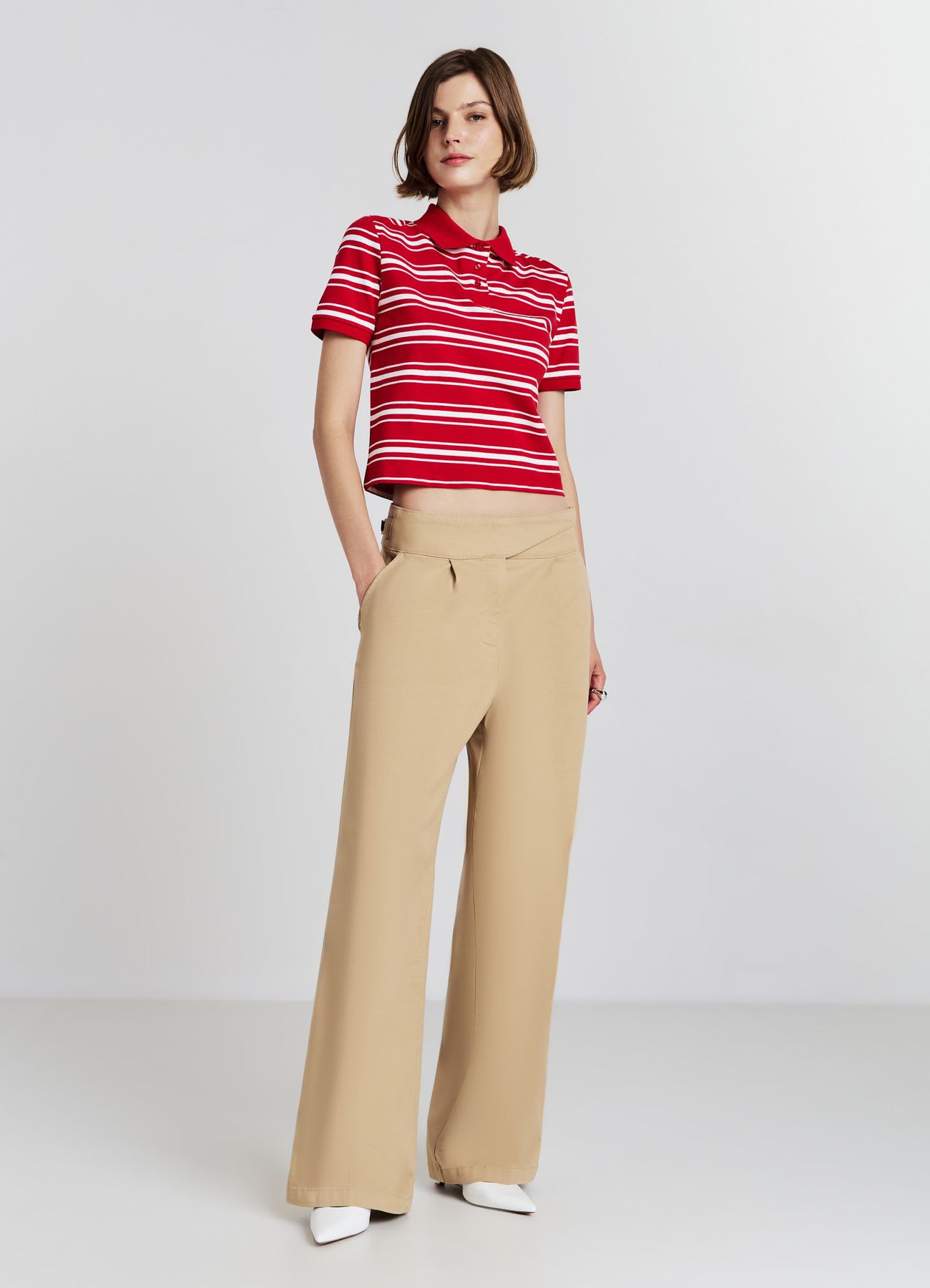 Pantaloni wide leg con fascia in vita