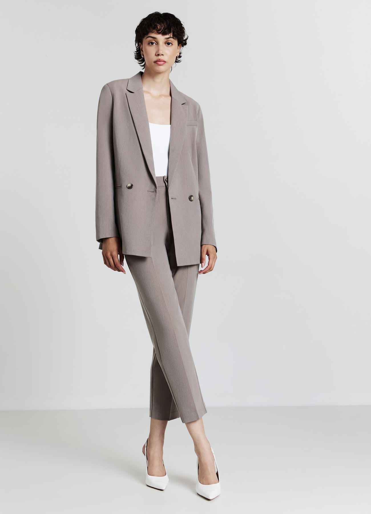 Pantaloni con pinces e vita elasticizzata