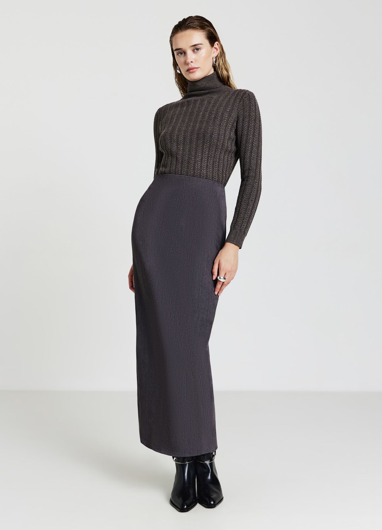Maglia dolcevita con trecce