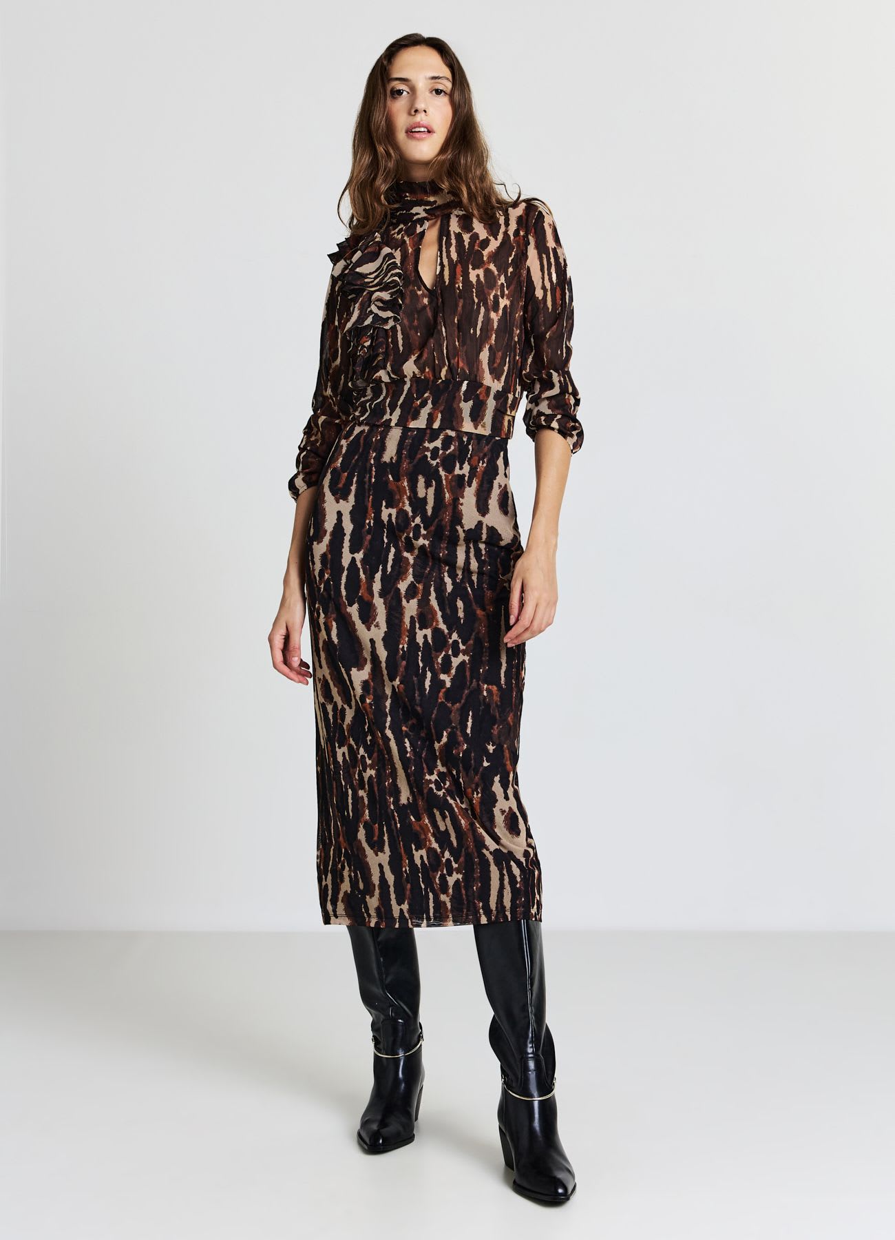 Blusa animalier con volant
