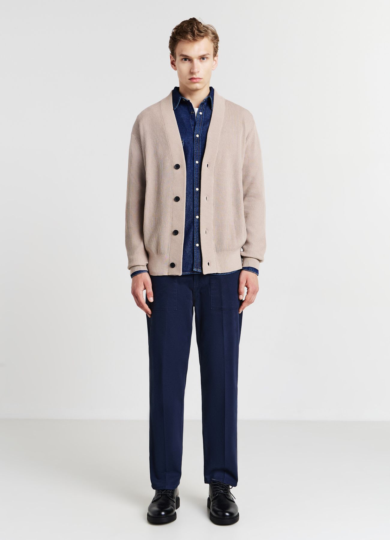 Cardigan con bottoni a coste