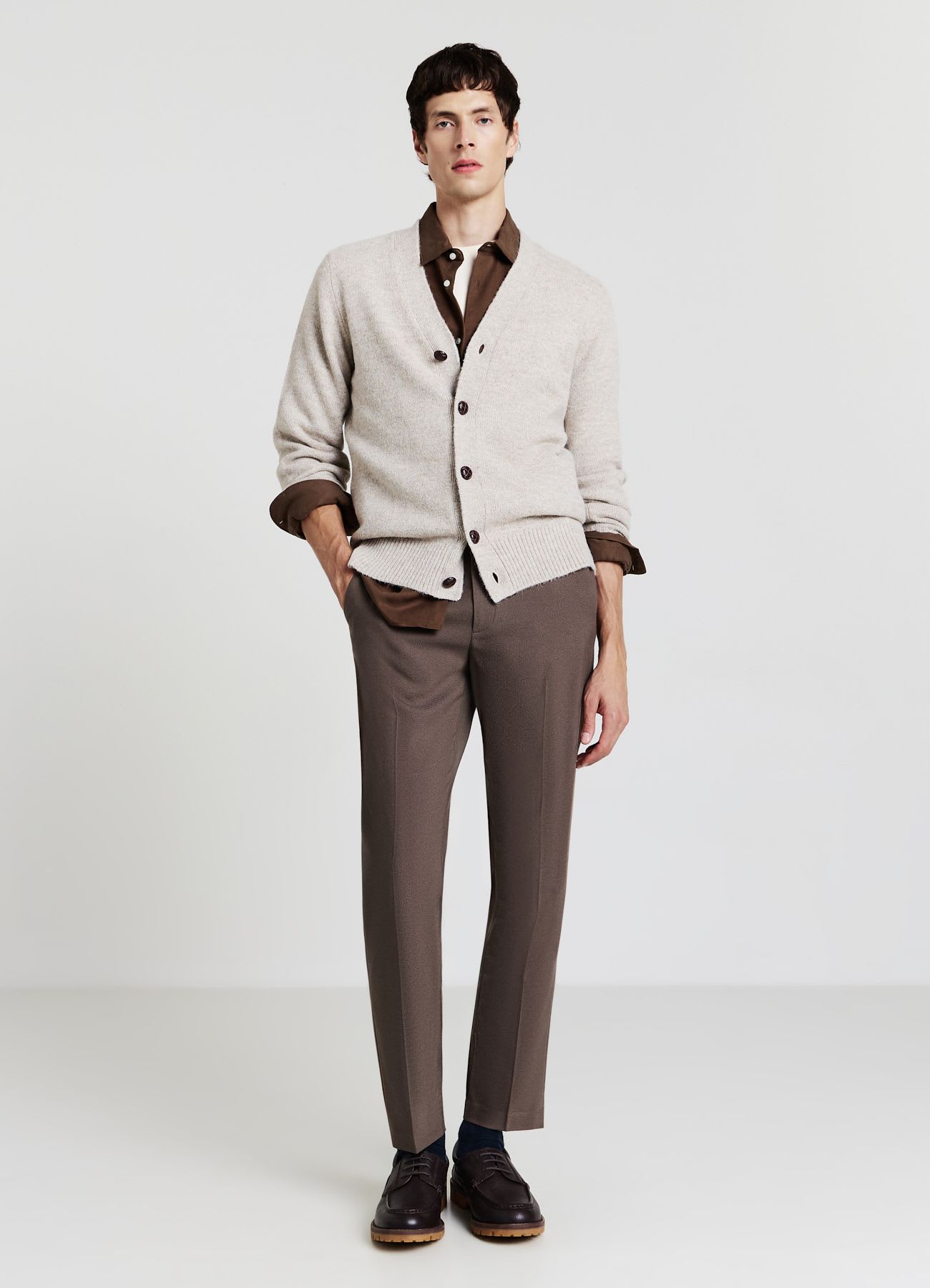 Cardigan con bottoni e scollo a V