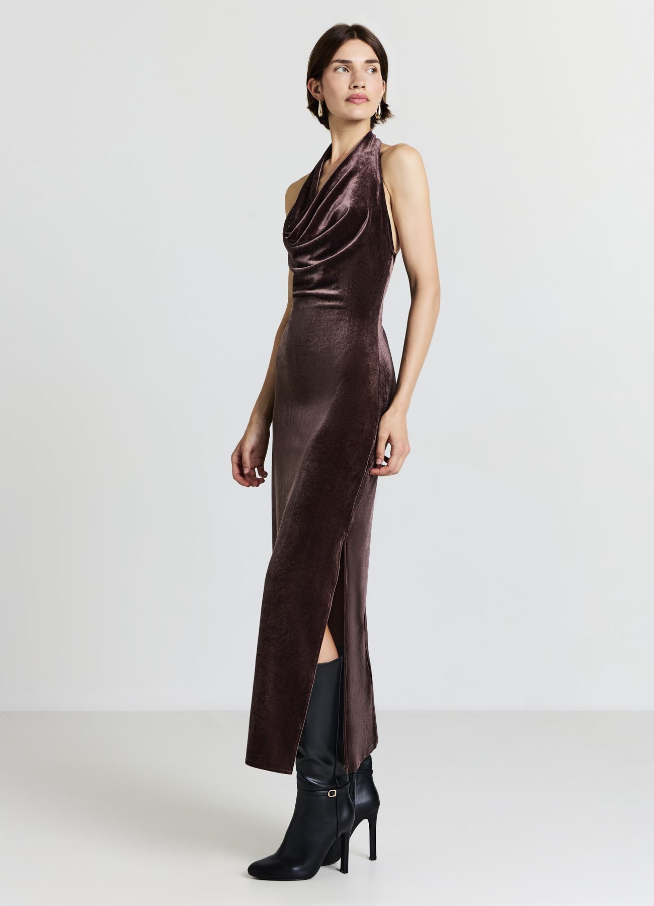Vestito lungo con scollo drappeggiato