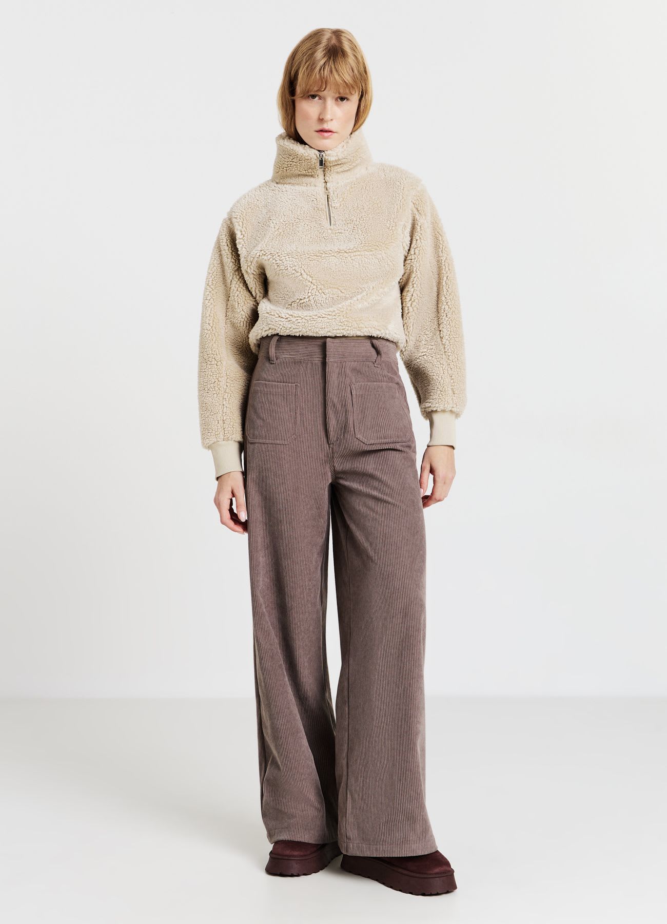 Pantaloni straight in velluto a coste