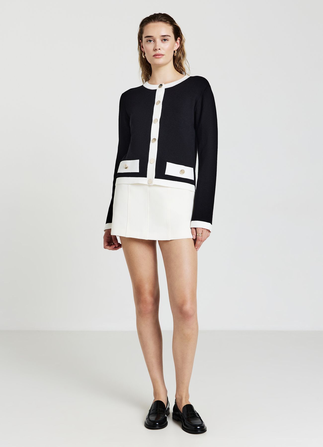 Cardigan con bottoni dorati