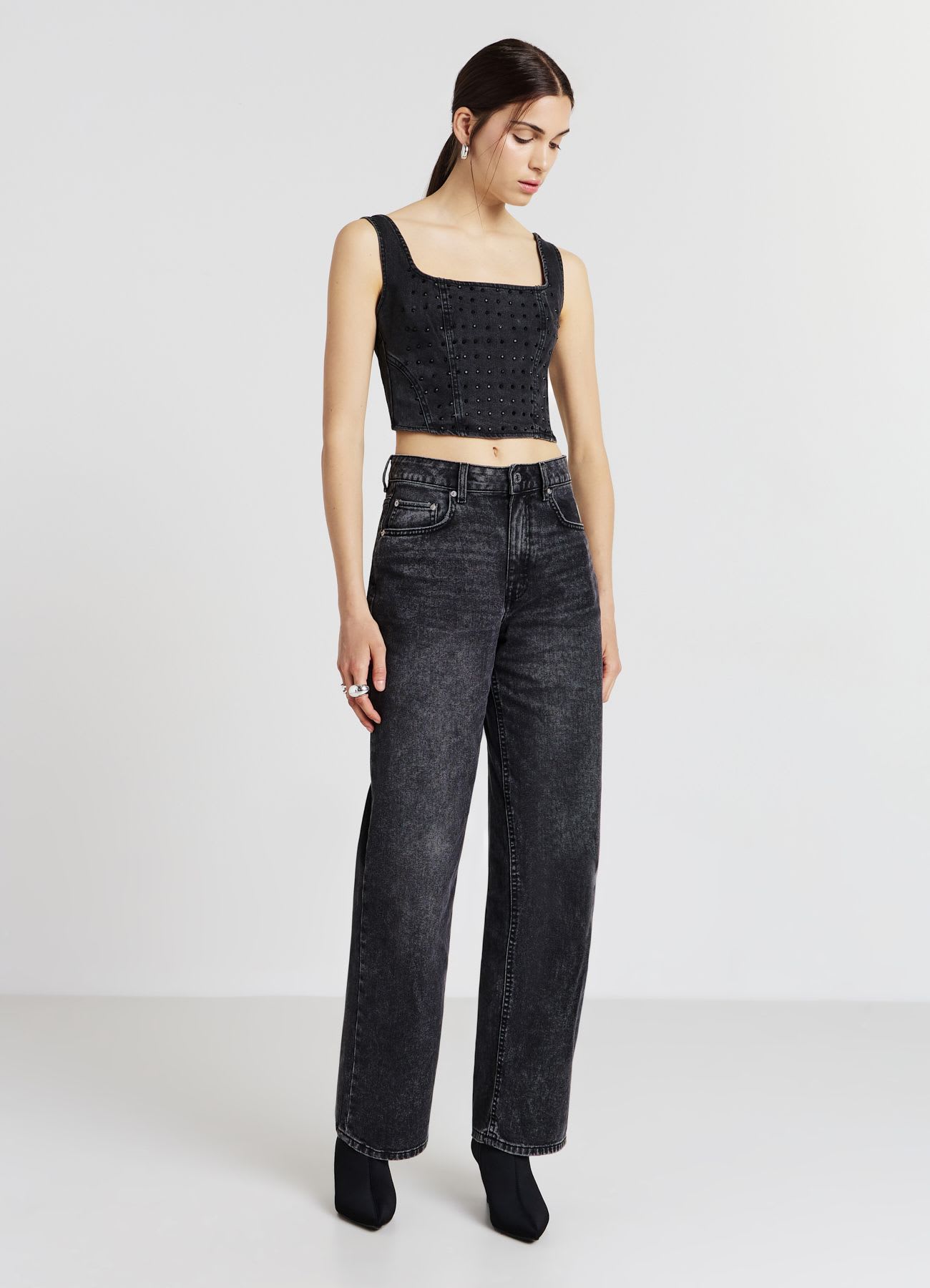 Top denim con strass