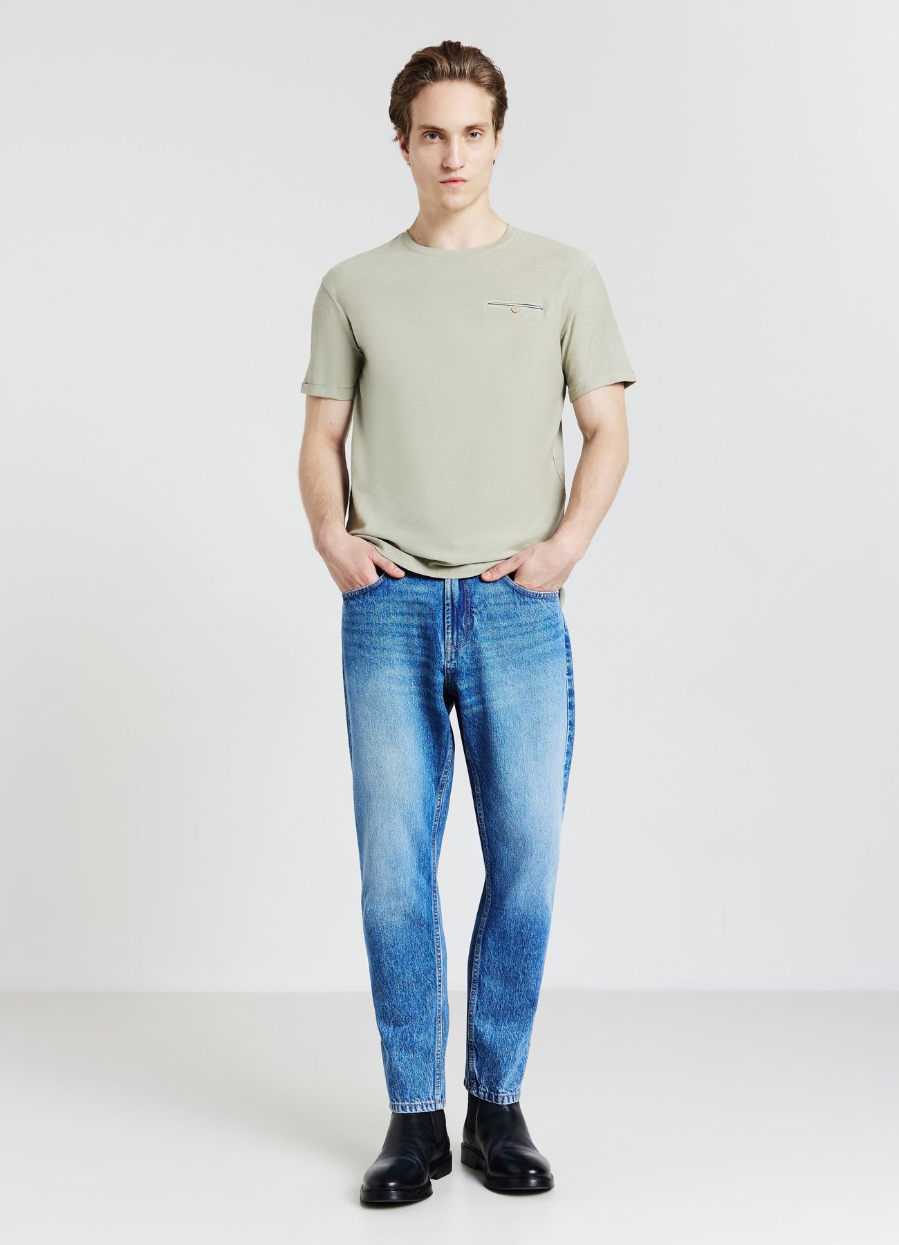 T-shirt con taschino