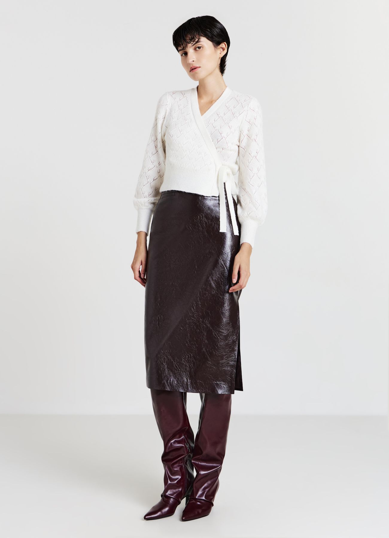 Maglia con scollo a V e nodo