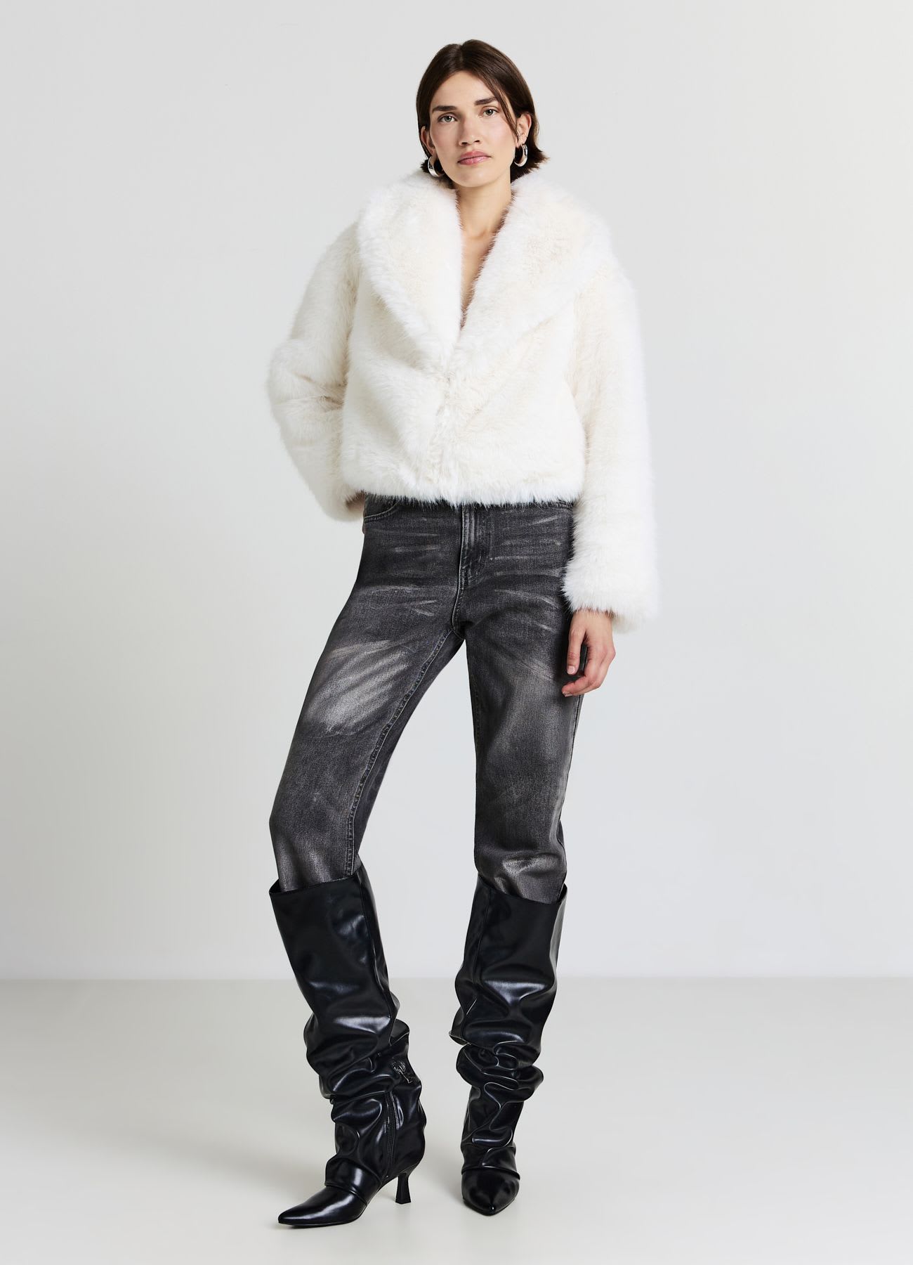 Cappotto crop finto pelo