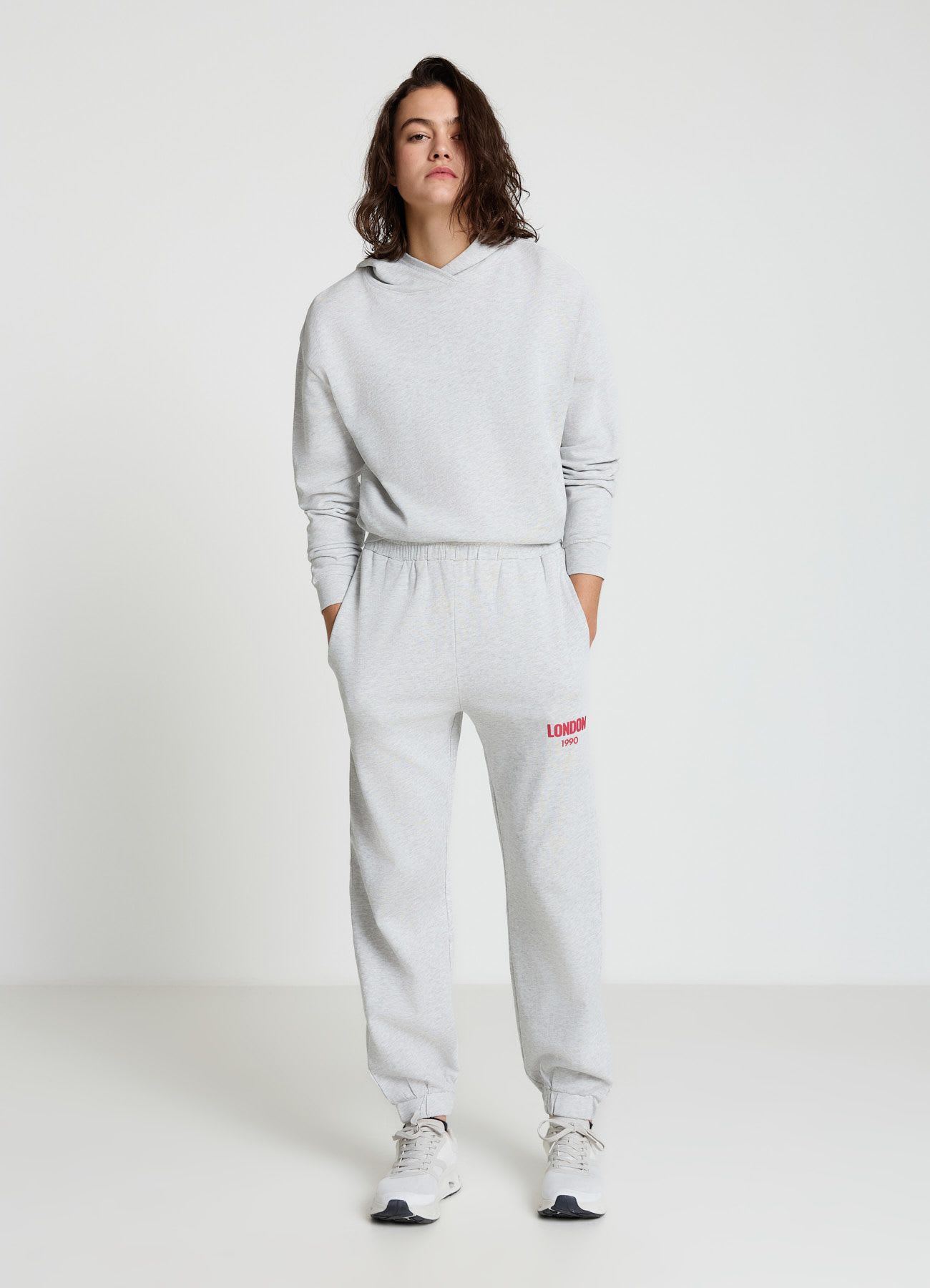 Felpa crop con cappuccio stampa retro