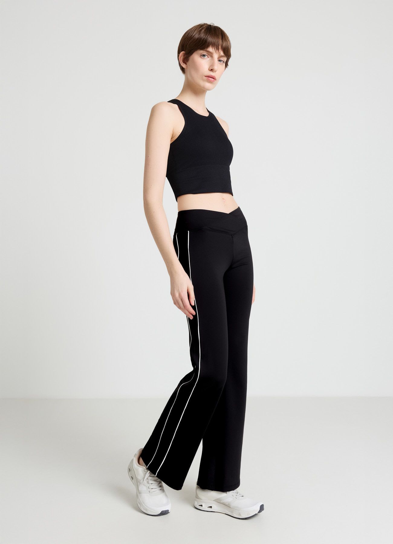 Leggings a zampa cuciture a contrasto